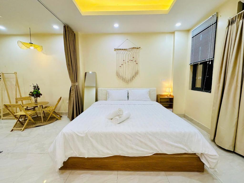 Vietnam Travelers Home 1 with Private Balcony – Hanoi